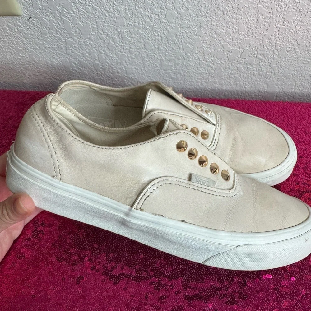 VANS 🌟 Authentic Gore Studs Leather Low Top (Size 8.5 Men’s, Size 10 Women’s)